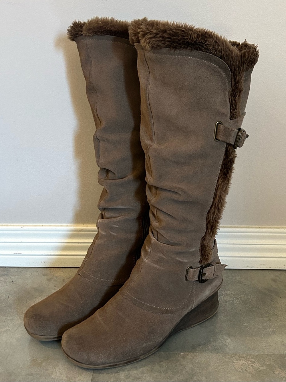 Beartraps Women’s Tall Leather Suede Taupe Brown Faux-Fur Trim Winter Boots